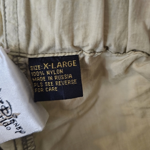 Disney World Men's Nylon Khaki Cargo Shorts w/ Mickey Mouse Embroidered Size XL - Picture 5 of 6
